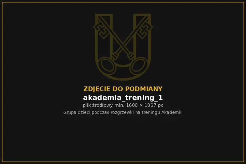 Dzieci z Akademii Młoda Unia podczas rozgrzewki