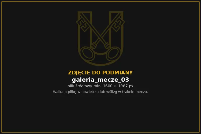 Pojedynek o piłkę w meczu Unii Ciechanowiec